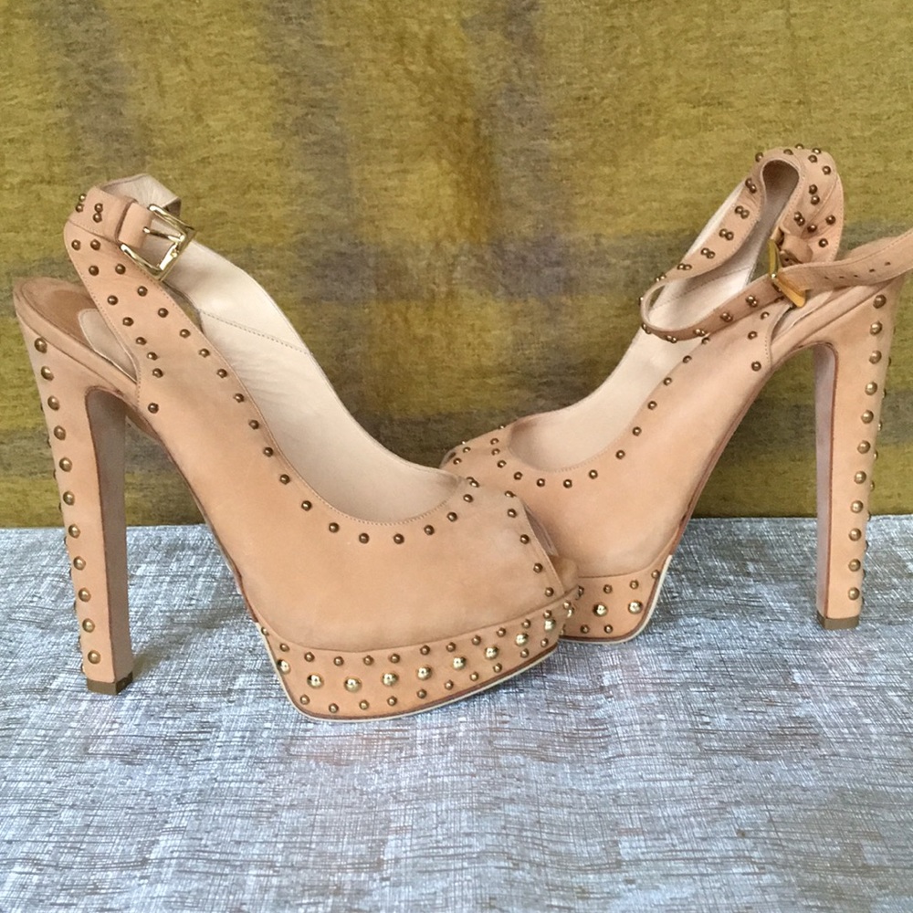 NWT Nando Muzi Tan Studded Nubuck Leather Peep-Toe